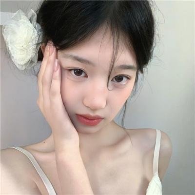 属于她们的片刻